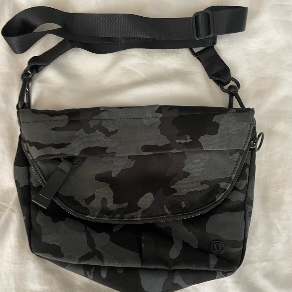 COPY - Lululemon festival bag
